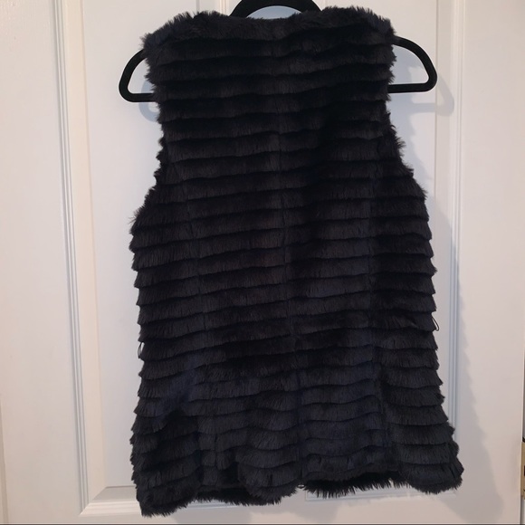 Armani Exchange Fur Layered Vest lined Has Two pockets Belt loops size M - Picture 8 of 8